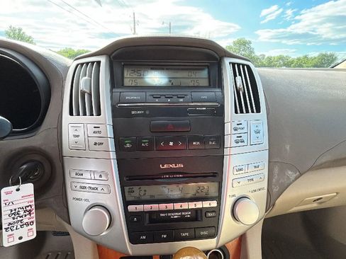 Used 2006 Lexus RX 330 FWD image 17