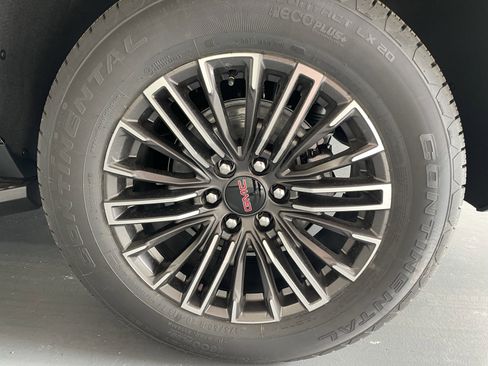 New 2026 GMC Yukon Elevation image 7