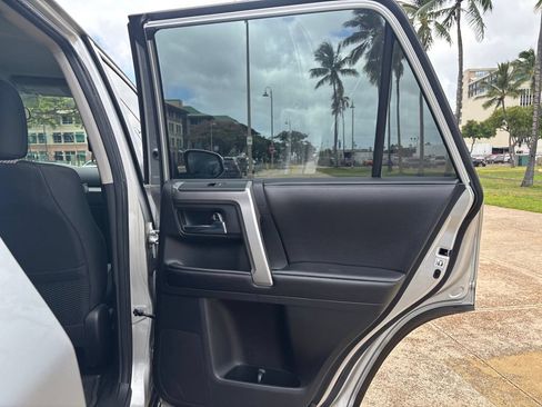 Used 2016 Toyota 4Runner SR5 RWD image 16