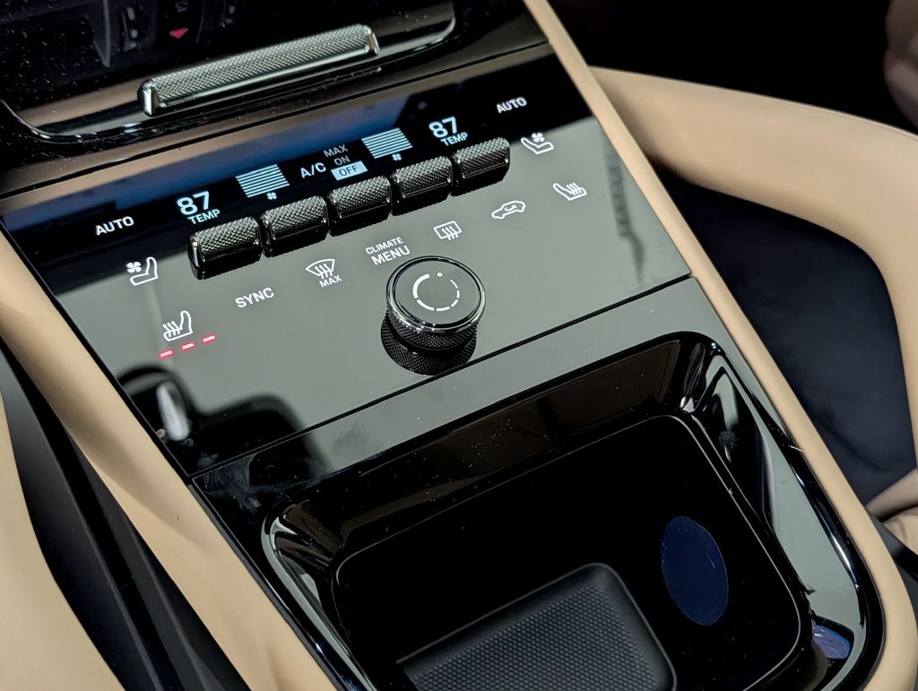 Certified 2026 Porsche Cayenne Coupe AWD/4WD image 33