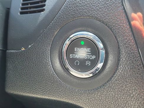 Used 2018 Ford Explorer XLT w/ Equipment Group 202A AWD/4WD image 34