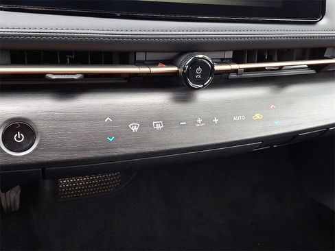 Used 2023 Nissan Ariya FWD image 16