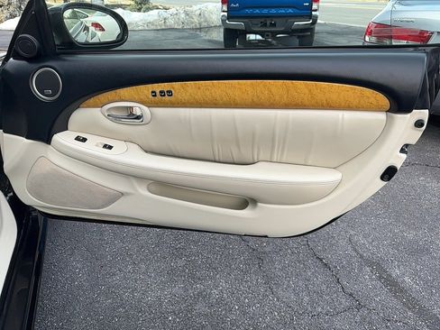 Used 2005 Lexus SC 430 Convertible image 22