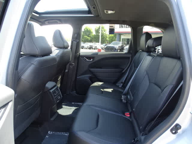 Used 2025 Subaru Forester Limited AWD/4WD image 21