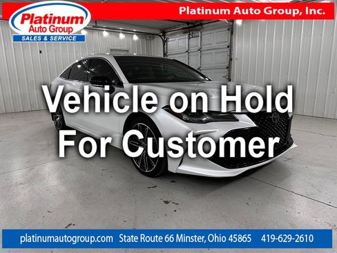 Used 2019 Toyota Avalon Touring FWD image 7