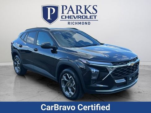 Used 2025 Chevrolet Trax LT w/ LT Convenience Package image 1