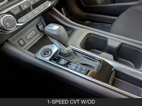 Used 2025 Nissan Sentra SV image 16