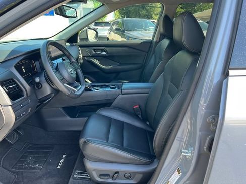 Used 2024 Nissan Rogue SL AWD/4WD image 4