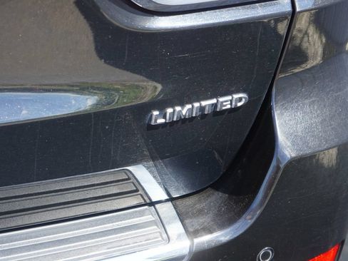 Used 2021 Jeep Grand Cherokee Limited w/ Premium Lighting Group AWD/4WD image 8