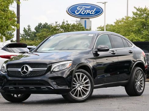 Used 2019 Mercedes-Benz GLC 300 4MATIC Coupe image 2