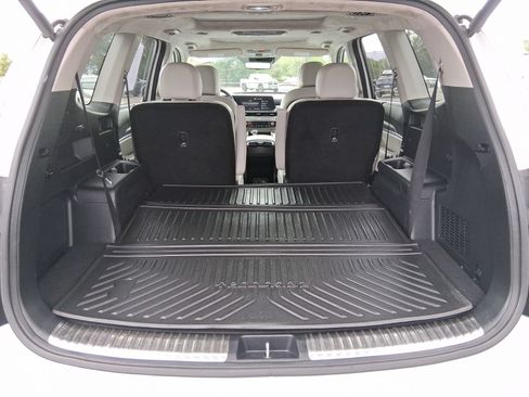 Used 2024 Kia Telluride SX Prestige w/ Towing Package AWD/4WD image 14