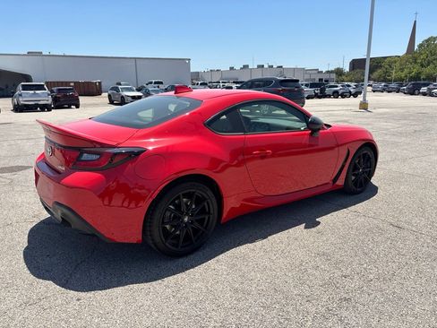 Used 2025 Toyota GR86 Premium RWD image 4