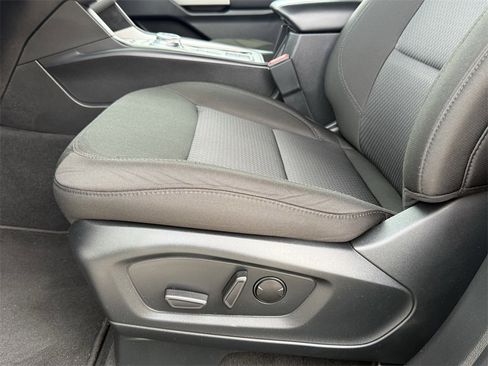 Used 2024 Ford Explorer XLT image 13