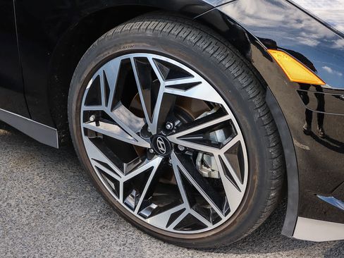 Used 2024 Hyundai Ioniq 6 SEL image 4