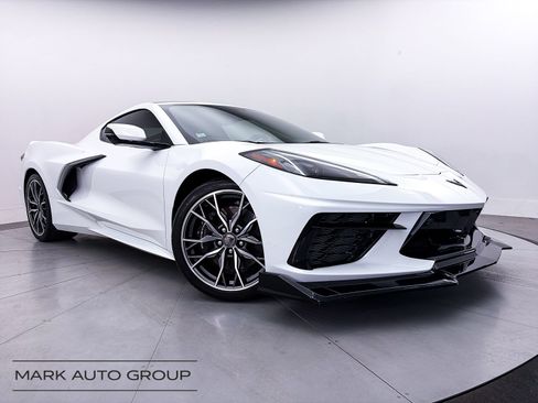 Used 2023 Chevrolet Corvette Stingray Premium Cpe w/ Z51 Performance Package RWD image 3