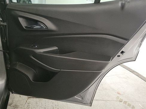 Certified 2024 Chevrolet Trax RS w/ Driver Confidence Package image 24