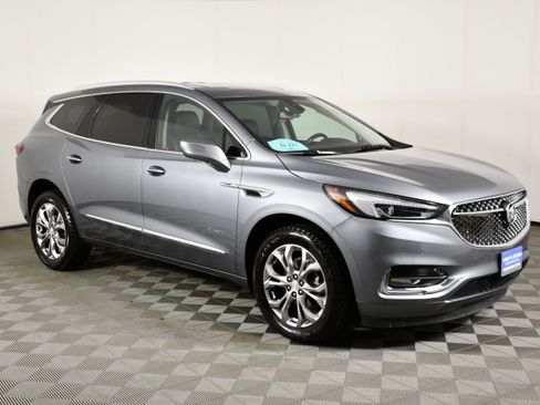 Used 2021 Buick Enclave Avenir w/ Avenir Technology Package AWD/4WD image 4