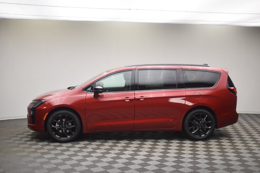 New 2027 Chrysler Pacifica Select FWD image 13