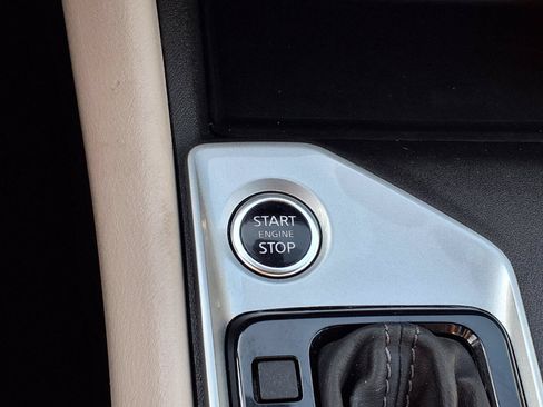 Used 2025 Nissan Altima 2.5 SV FWD image 14
