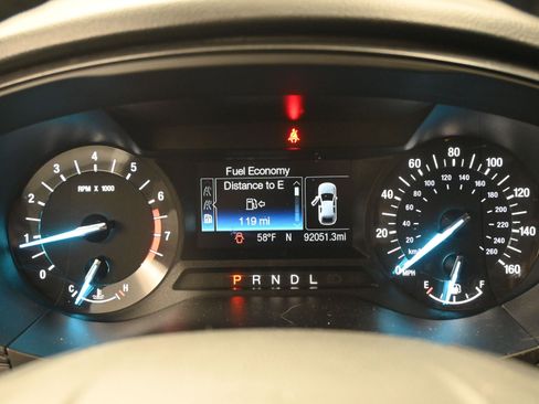 Used 2018 Ford Fusion SE w/ Equipment Group 201A image 10