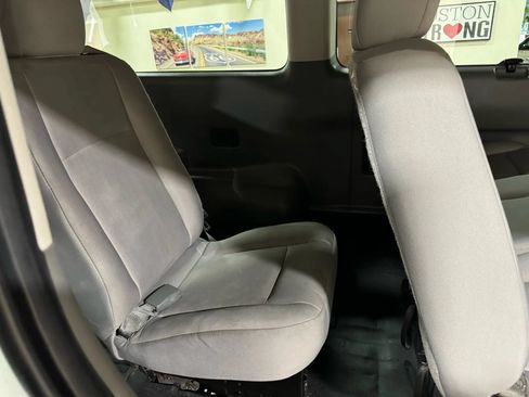 Used 2018 Nissan NV 3500 S RWD image 31