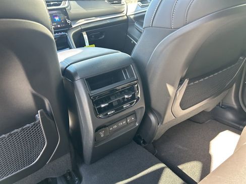 New 2026 Jeep Grand Cherokee Limited image 17