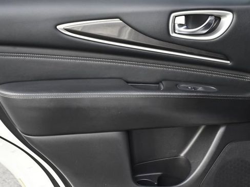 Used 2019 INFINITI QX60 Luxe w/ Essential Package image 26