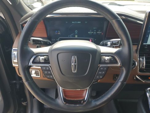 Used 2023 Lincoln Navigator L Reserve AWD/4WD image 14
