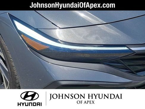 Certified 2025 Hyundai Elantra Sport FWD image 29