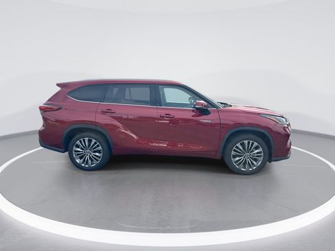Used 2021 Toyota Highlander Platinum FWD image 10
