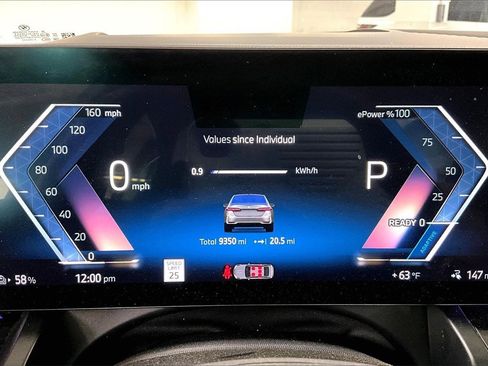 Used 2025 BMW i5 xDrive40 w/ Premium Package image 13