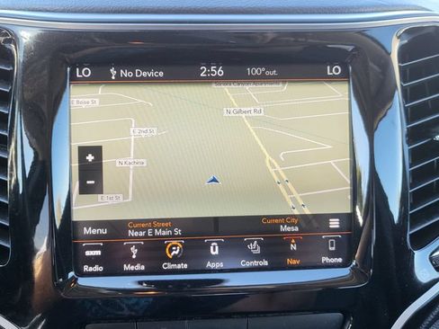 Used 2019 Jeep Cherokee Limited FWD image 34