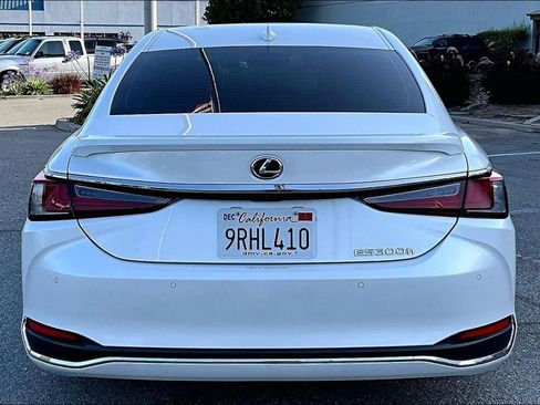 Used 2025 Lexus ES 300h w/ Premium Package FWD image 5