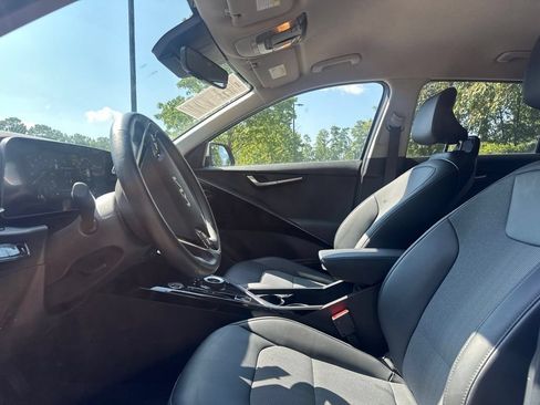 Used 2024 Kia Niro Wind w/ Wind Preserve Package FWD image 6
