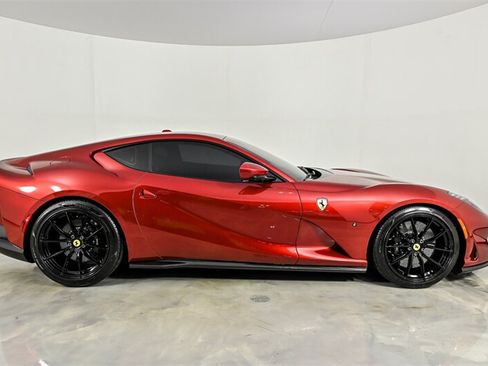 Used 2020 Ferrari 812 Superfast RWD image 17