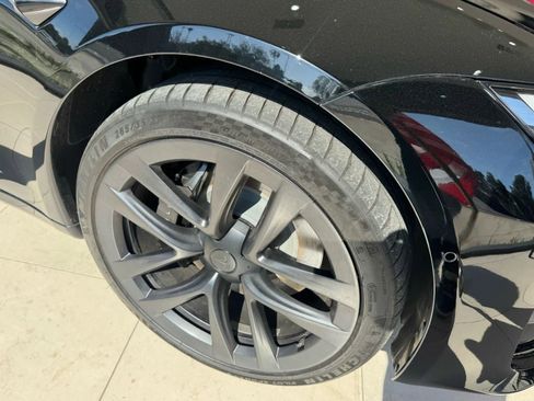 Used 2022 Tesla Model S image 32