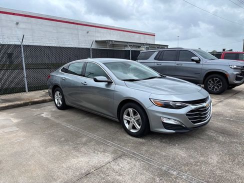 Used 2024 Chevrolet Malibu LT FWD image 3