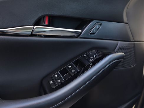 Certified 2025 MAZDA CX-30 AWD 2.5 S w/ Preferred Package image 21