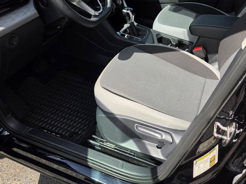 Used 2024 Volkswagen Taos S image 21