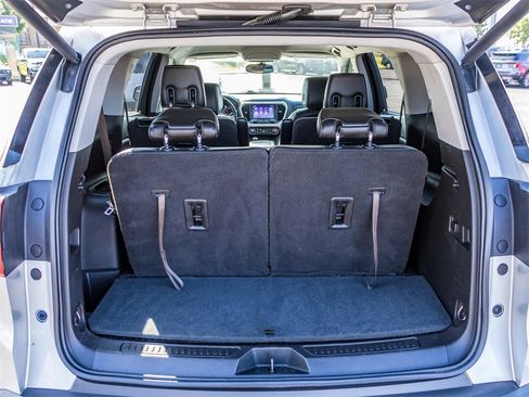 Used 2019 GMC Acadia SLT image 13
