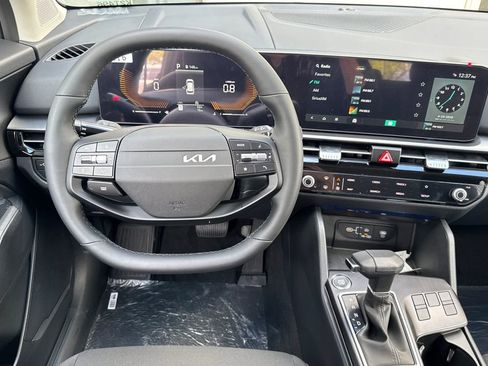 New 2026 Kia Sportage LX FWD image 14