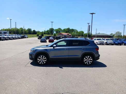 Used 2024 Volkswagen Taos SE image 5