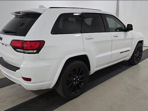 Used 2021 Jeep Grand Cherokee Laredo X RWD image 5