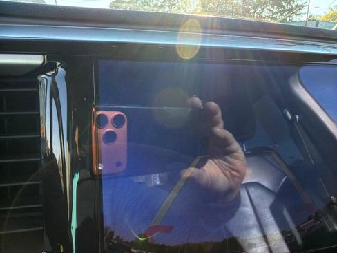 Used 2017 Chrysler Pacifica Touring-L image 21