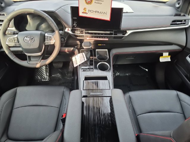 Certified 2026 Toyota Sienna XSE FWD image 30