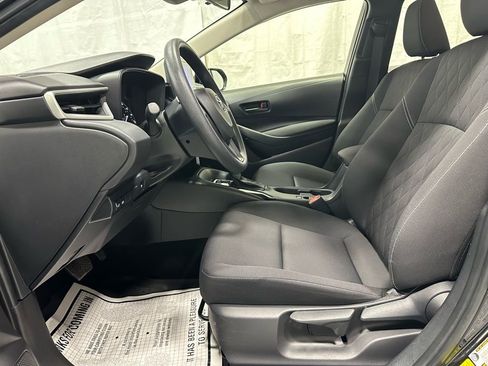 Used 2025 Toyota Corolla LE image 14
