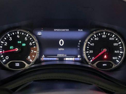 Used 2021 Jeep Renegade Latitude w/ Luxury Group I AWD/4WD image 28
