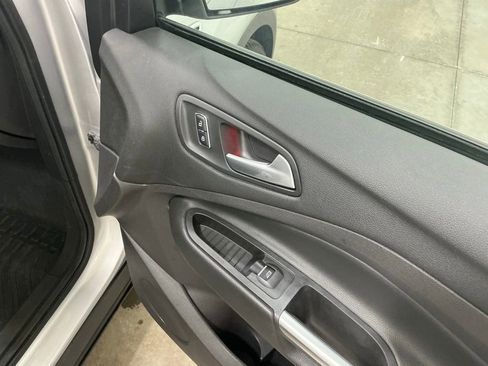 Used 2015 Ford Escape Titanium image 39