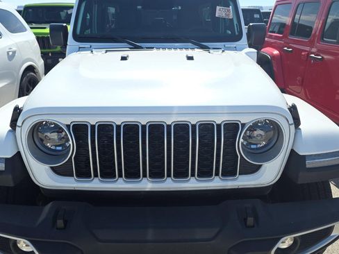 Used 2025 Jeep Wrangler Unlimited Sahara w/ Safety Group image 3