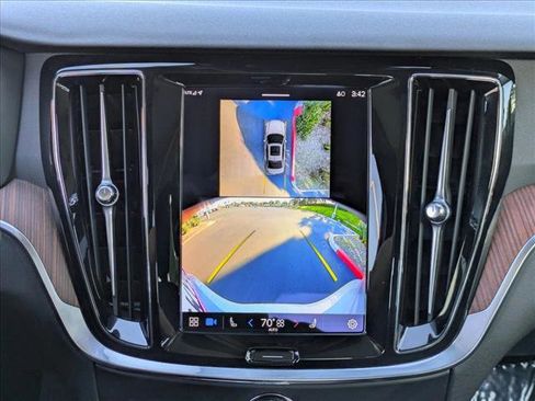 Used 2024 Volvo S60 B5 Plus image 14